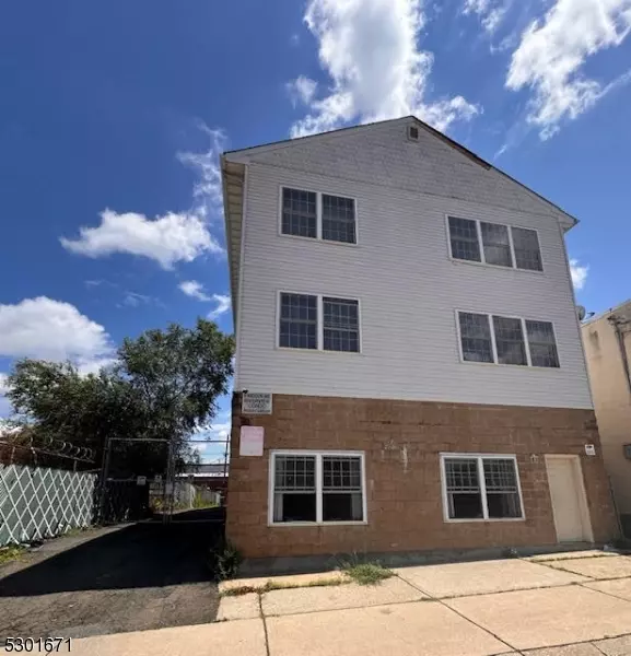 911 Madison Ave #12, Paterson City, NJ 07524