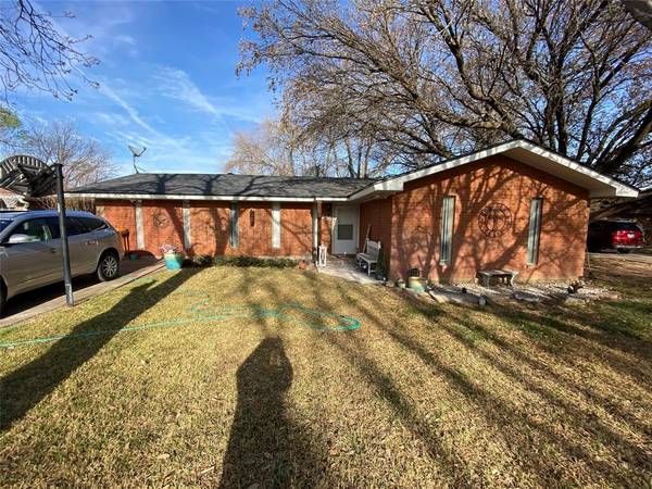 238 Circle Drive,  Winters,  TX 79567