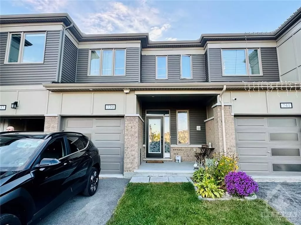 Barrhaven, ON K2J 6S8,739 MEGREZ WAY