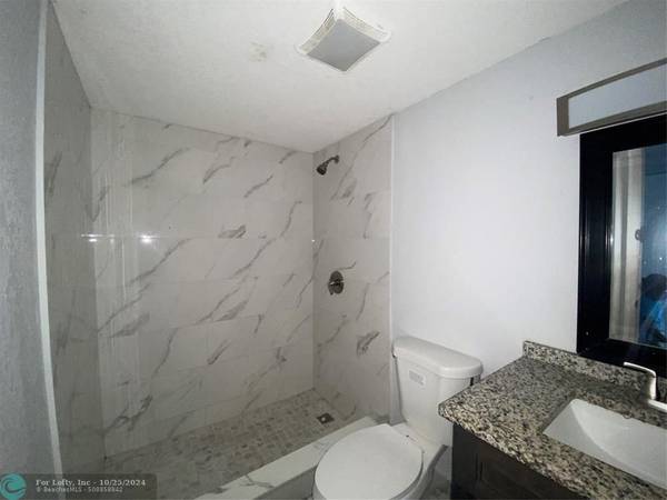 Pompano Beach, FL 33068,1200 SW 52nd Ave  #105