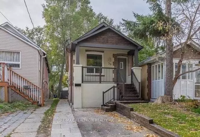 Toronto E03, ON M4C 2G6,39 Goodwood Park CRES