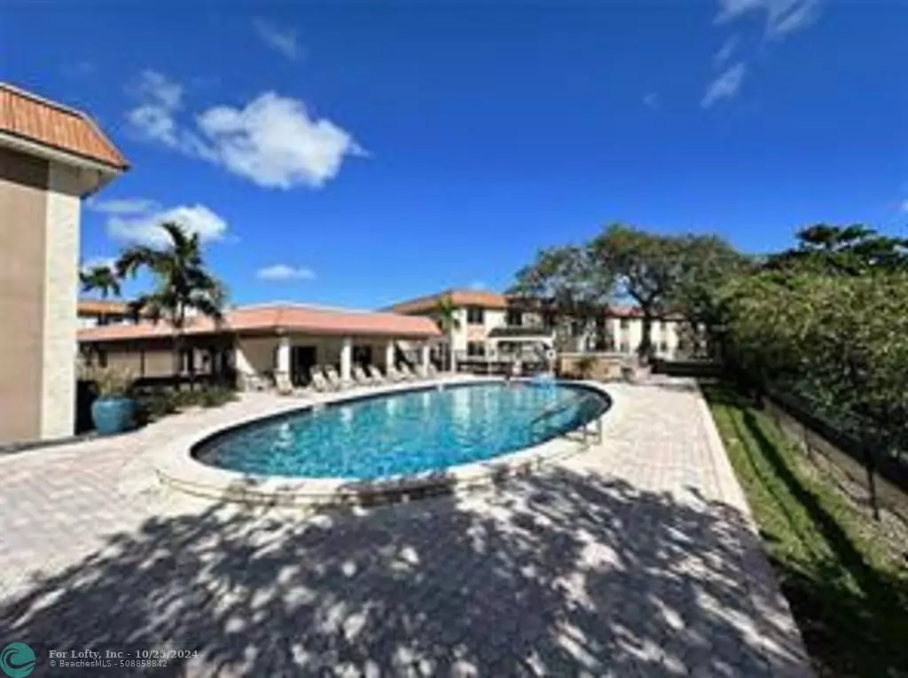 Wilton Manors, FL 33305,9 NE 19th Ct  #205C