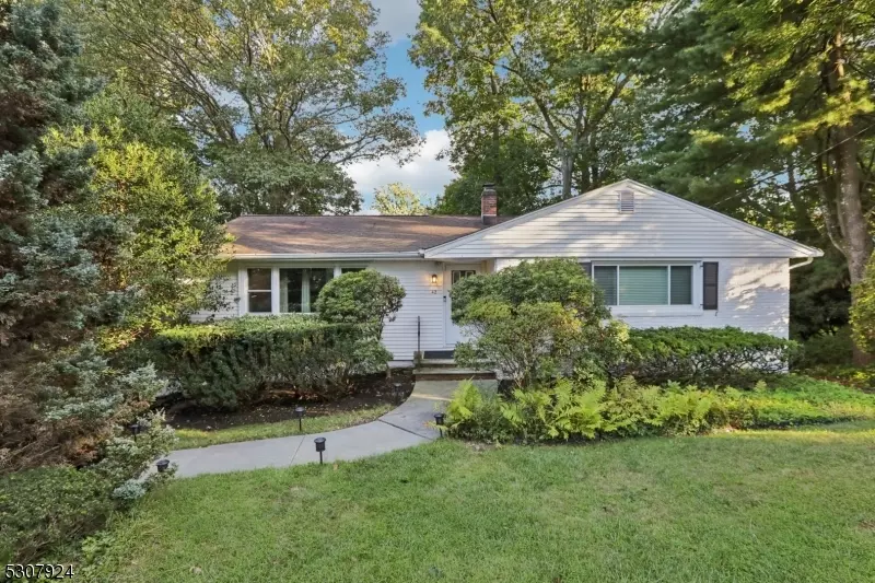 42 Strowbridge Ave, Parsippany-troy Hills Twp., NJ 07878