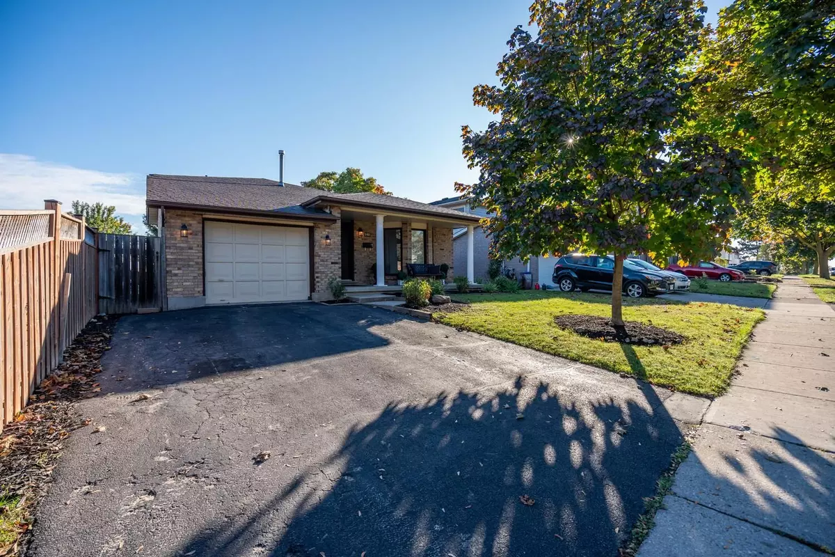 Kitchener, ON N2E 2V2,140 Dinison CRES