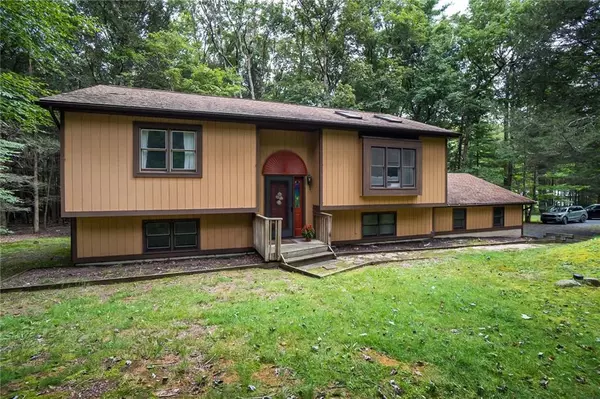 329 Merry Hill Road, Pocono Twp, PA 18321