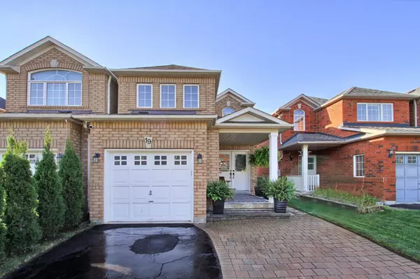 19 Long Point DR, Richmond Hill, ON L4E 3W9