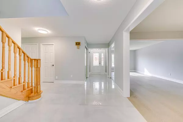 Mississauga, ON L5B 3N6,4235 Hazineh CT