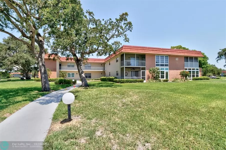 63 Woodland Drive  #203, Vero Beach, FL 32962