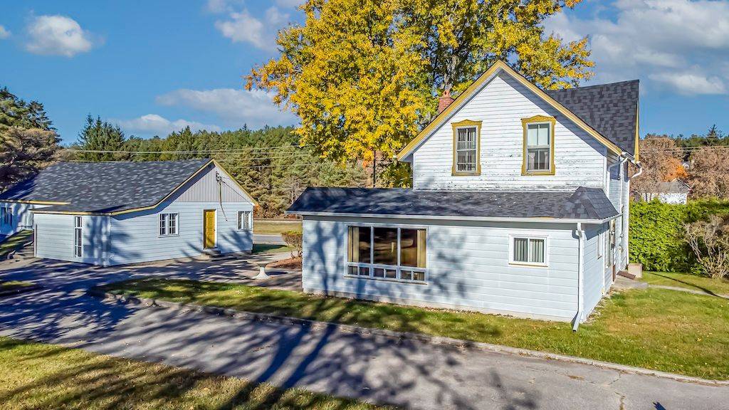 17 & 15 Amelia ST, Kawartha Lakes, ON L0A 1K0