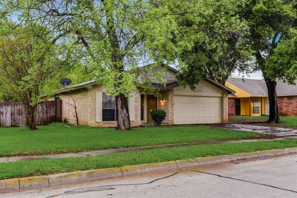 7820 Portman Avenue,  Fort Worth,  TX 76112