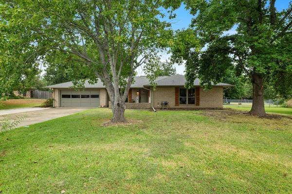 324 Spring Valley Drive, Denison, TX 75020