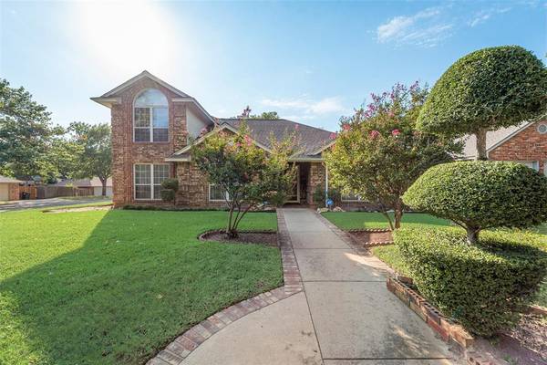 7736 Blossom Drive, Fort Worth, TX 76133