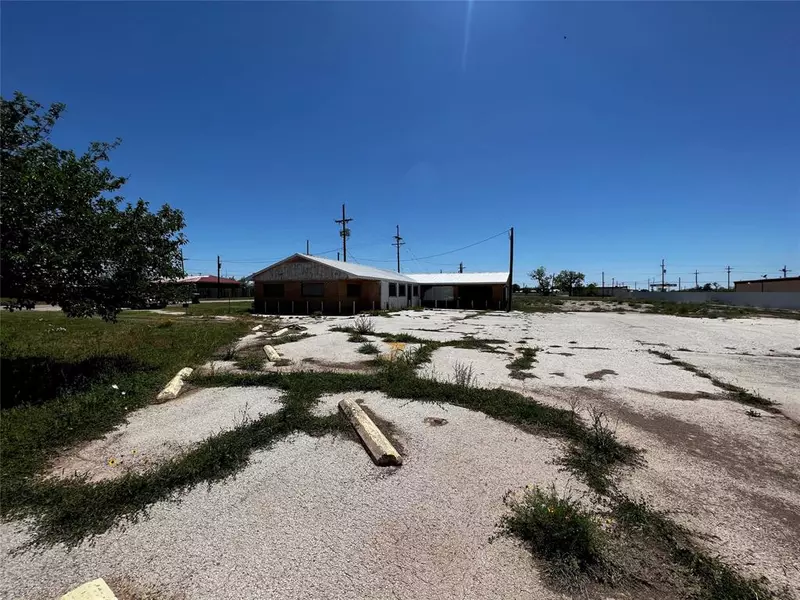 128 S Access Road, Tye, TX 79563