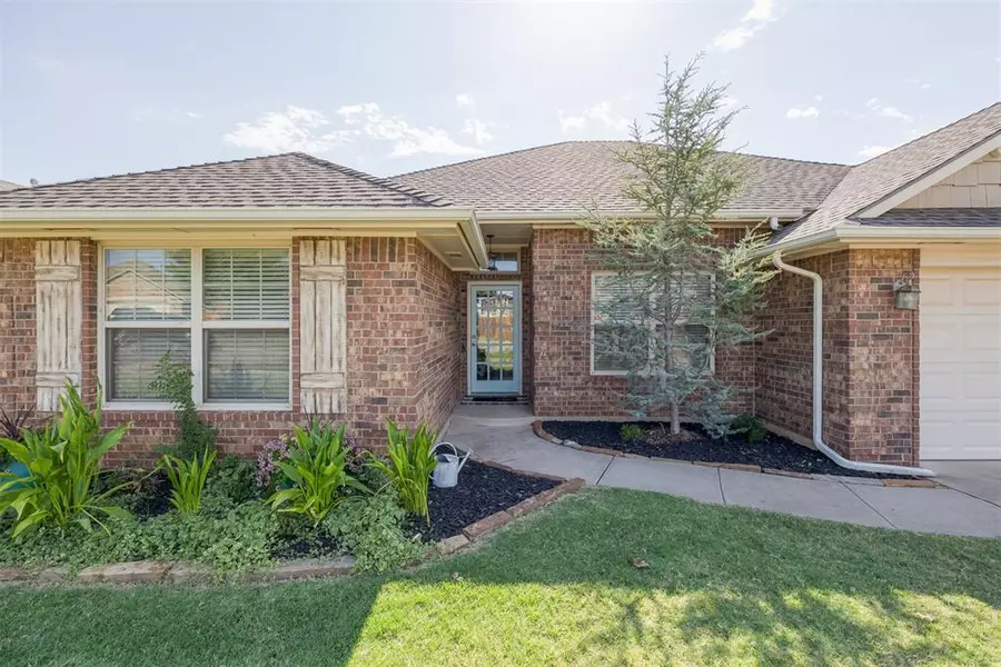 19109 Green Springs Drive, Edmond, OK 73012