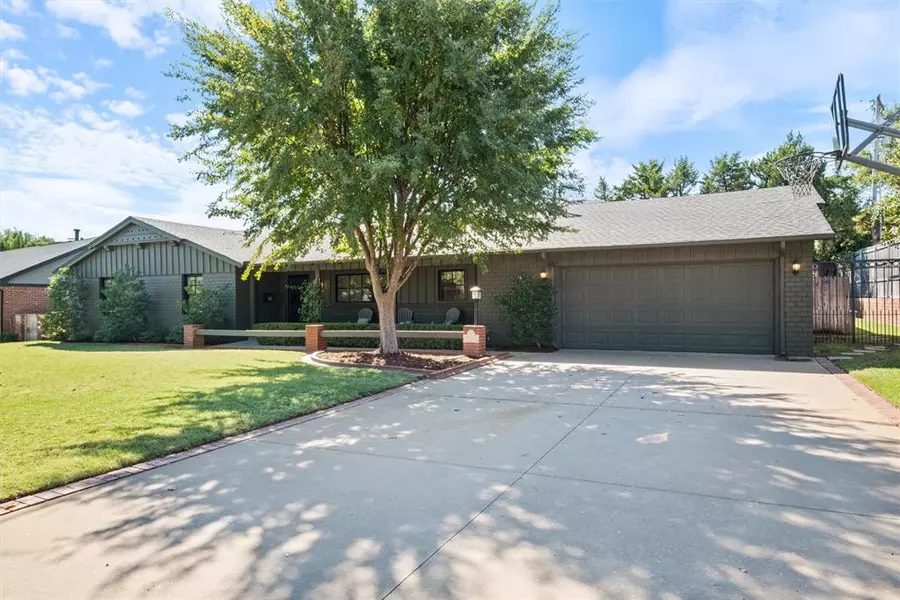 1236 Glenbrook Terrace, Nichols Hills, OK 73116