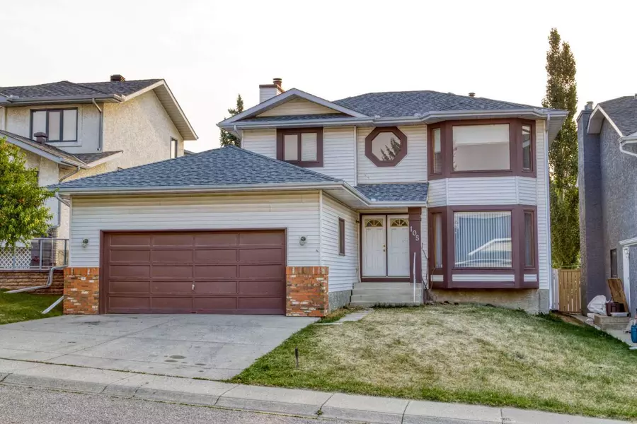 105 Hawkdale CIR Northwest, Calgary, AB T3G 3M8