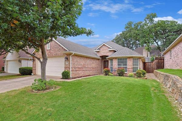 512 Wade Court, Euless, TX 76039