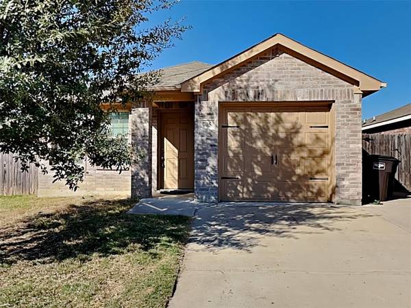 705 River Garden Drive, Fort Worth, TX 76114