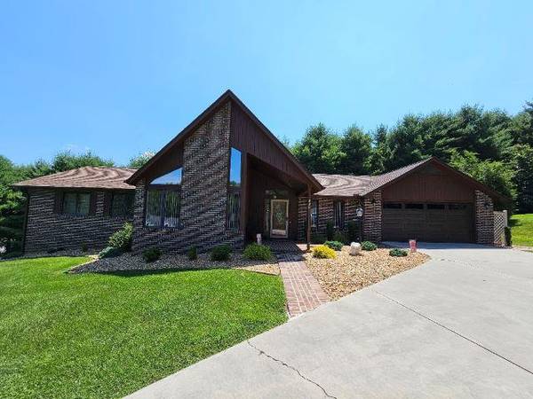 339 Fox Run Dr, Galax, VA 24333