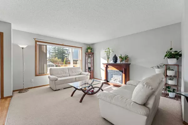 Calgary, AB T3K 6J5,81 Covebrook Close NE