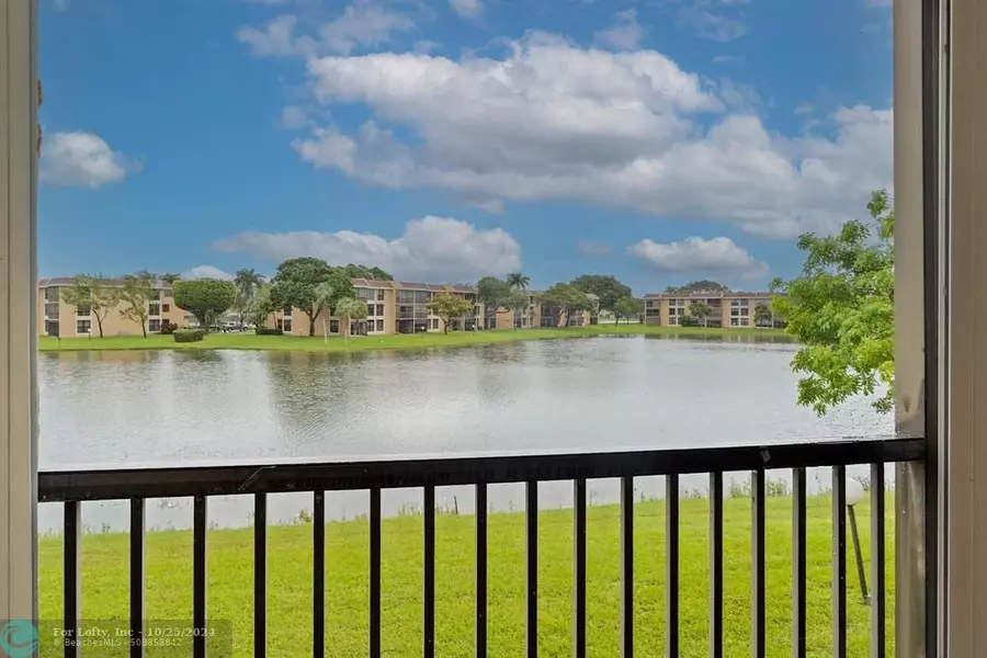 6520 Coral Lake Drive  #208, Margate, FL 33063