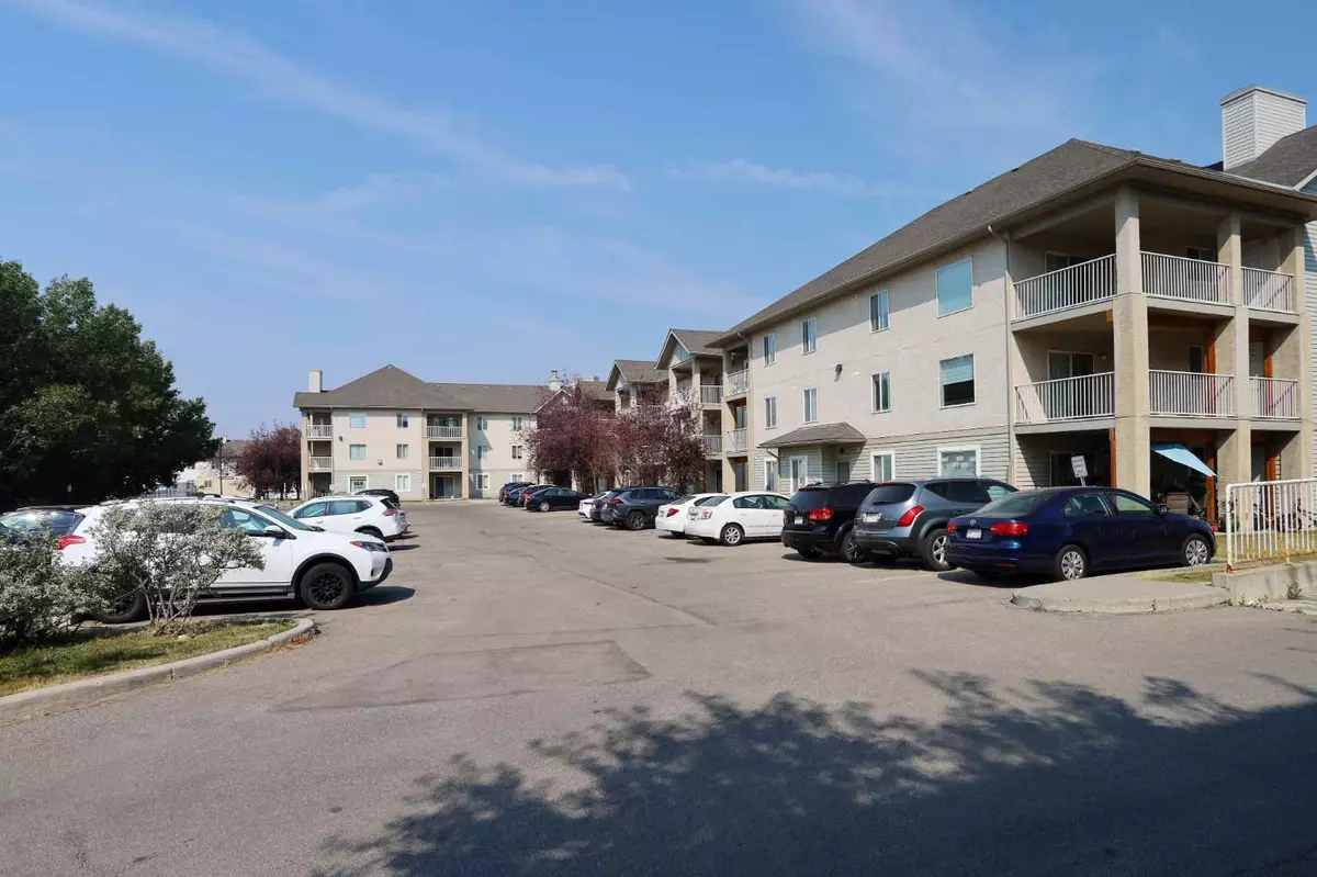 Calgary, AB T3G 5N5,3000 Citadel Meadow PT NW #103