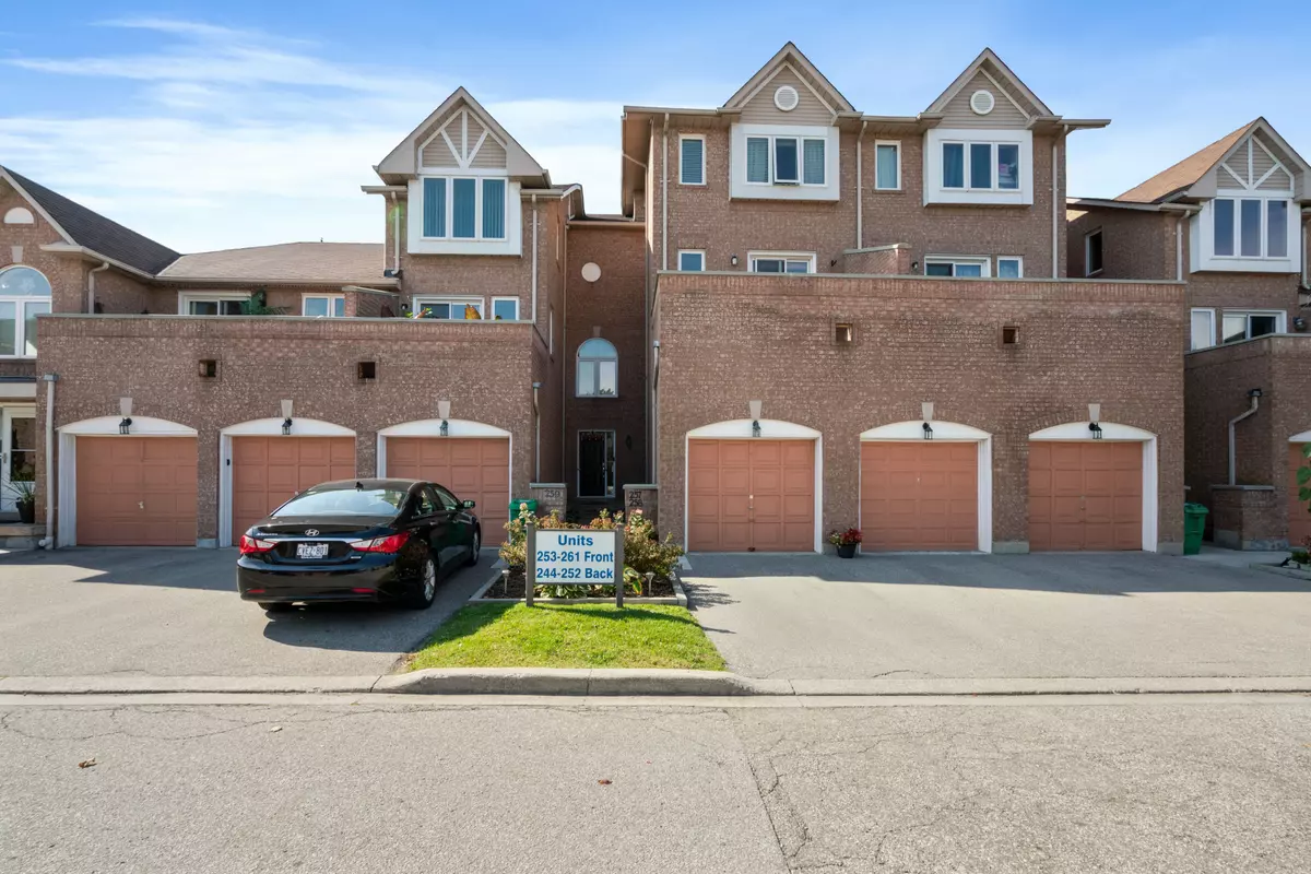 Mississauga, ON L4Z 3N8,60 Barondale DR #258