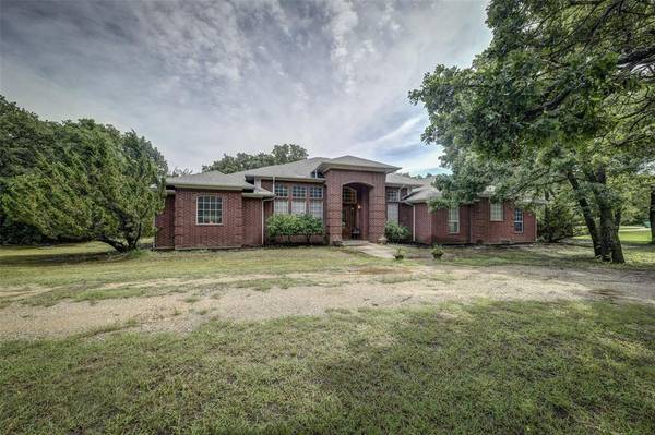 8 Shady Creek Lane, Bridgeport, TX 76426