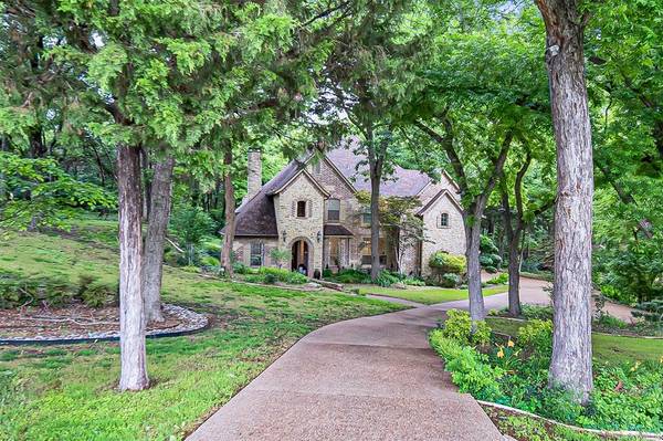 1801 Windmill Hill Lane, Desoto, TX 75115