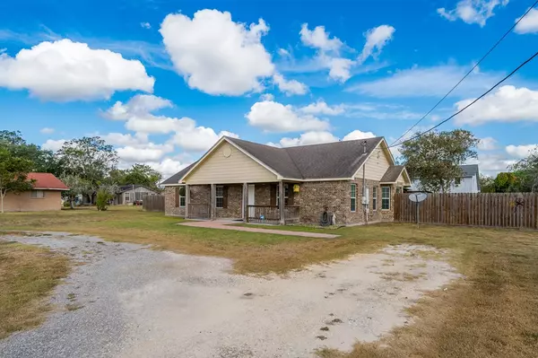 Woodsboro, TX 78393,607 Celia St.