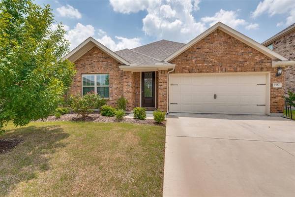 1924 Tomahawk Trail, Aubrey, TX 76227