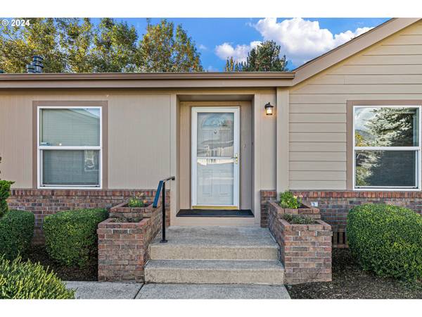 Eugene, OR 97408,3220 CRESCENT AVE #48