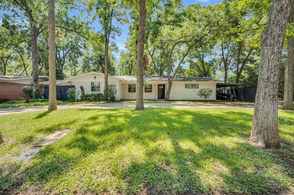 1520 Southwood Boulevard, Arlington, TX 76013