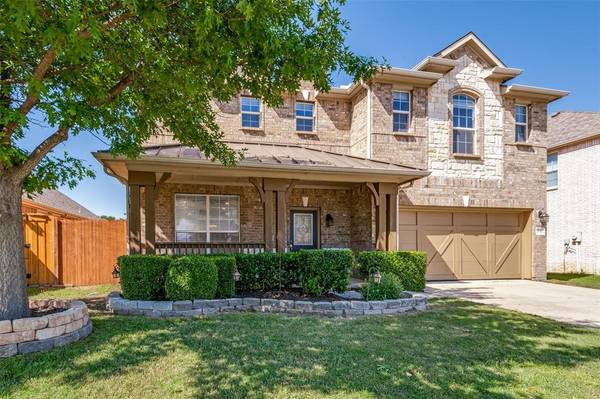 501 Serenade Lane, Euless, TX 76039