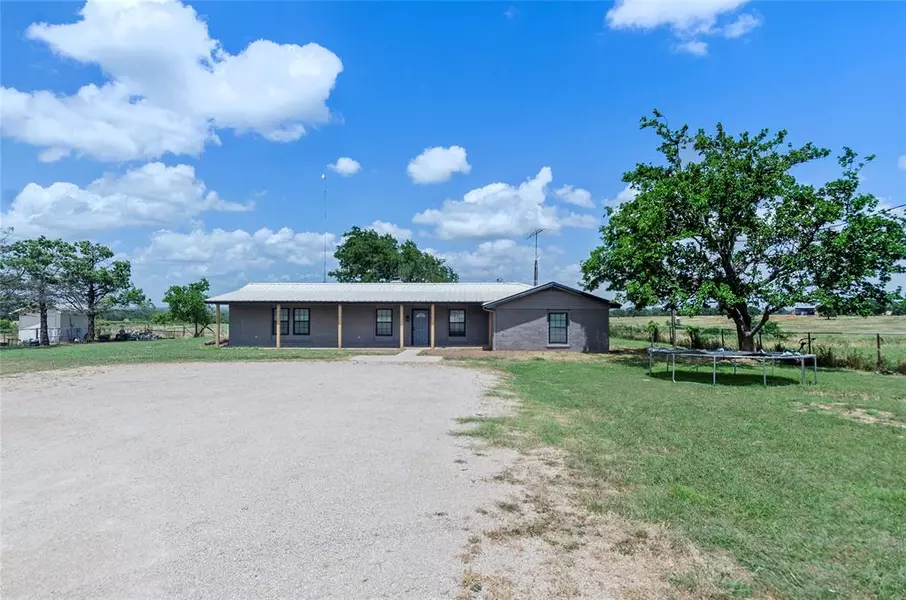 899 Huddleston Road, Sunset, TX 76270