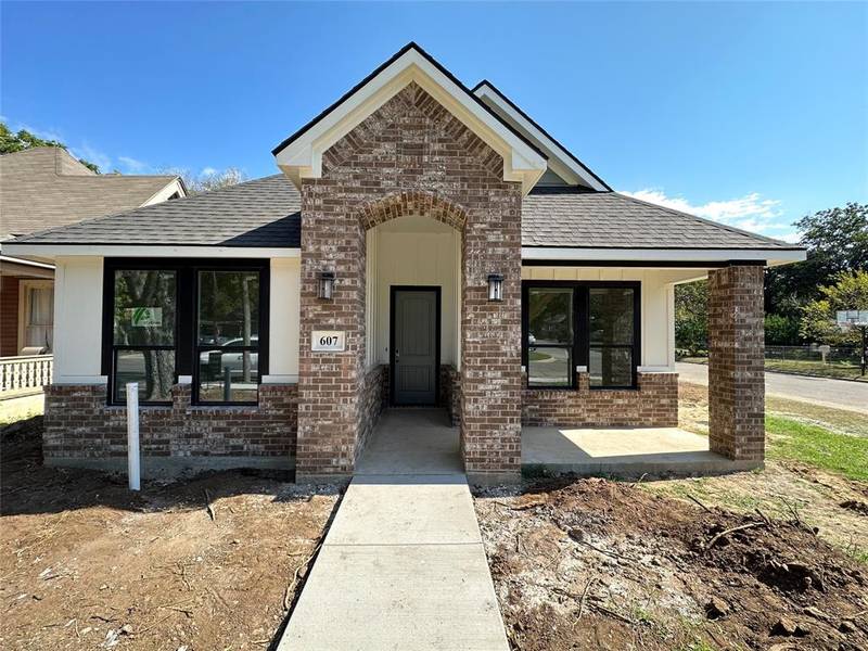 607 S Anglin Street, Cleburne, TX 76031