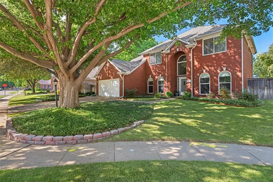 2403 Crest Park Drive, Arlington, TX 76006