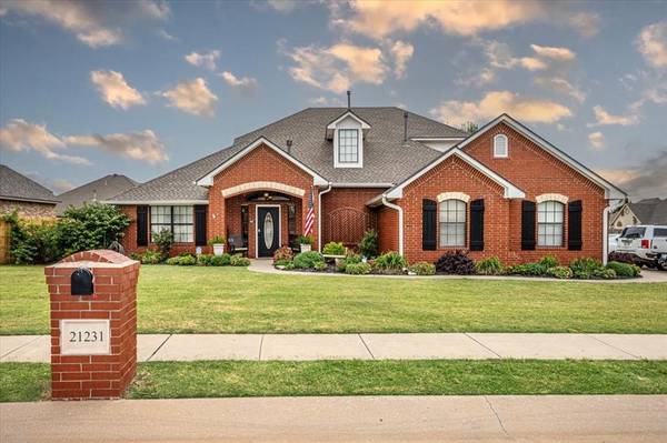 21231 Lake Shadows Drive, Edmond, OK 73012