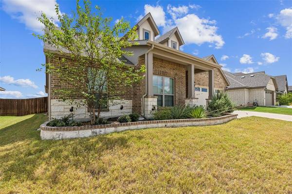 123 Half Moon Drive, Waxahachie, TX 75165