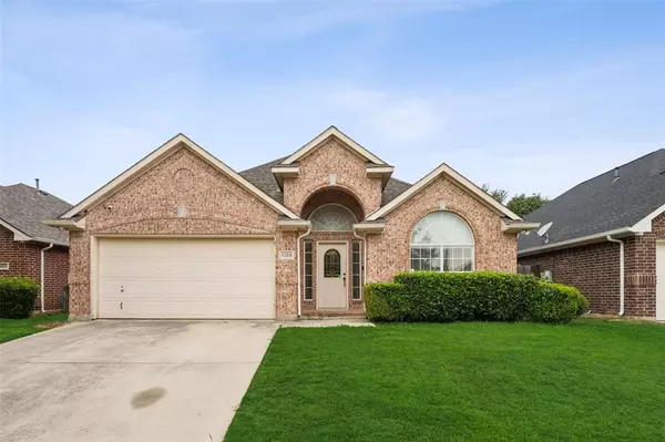 6208 Gillispie Drive,  Fort Worth,  TX 76132