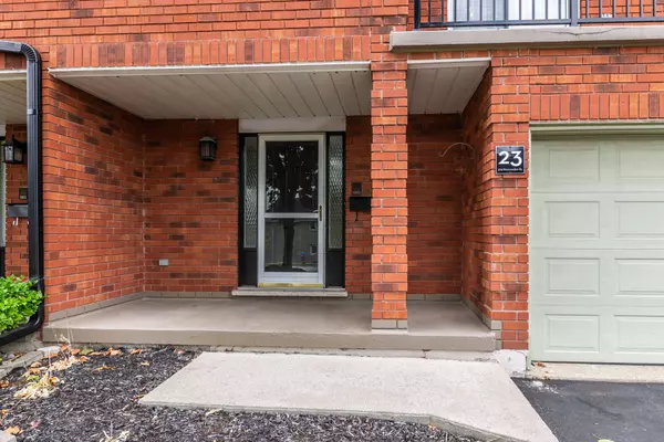 Burlington, ON L7M 3T7,3125 Pinemeadow DR #23