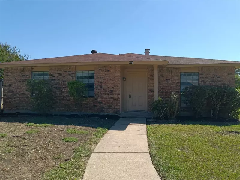 652 Randa Lane, Desoto, TX 75115