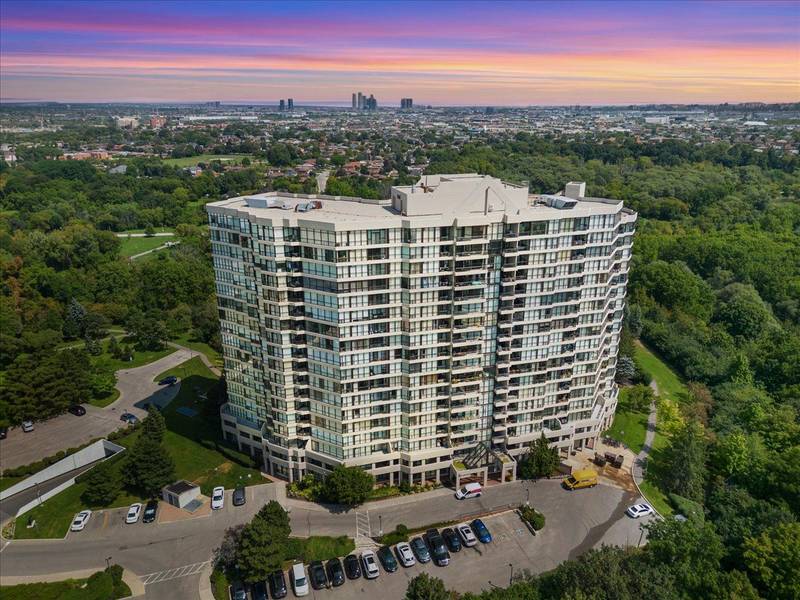 5 Rowntree RD #911, Toronto W10, ON M9V 5G9