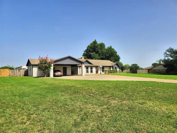 416 Lilly Lane,  Bullard,  TX 75757