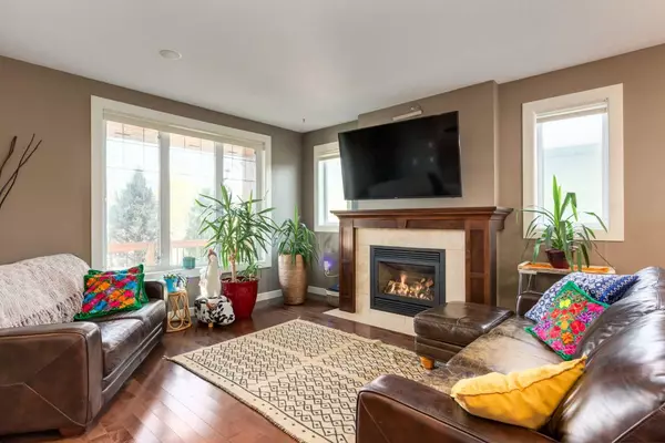 Calgary, AB T3B 0G1,6616 Bowness RD NW