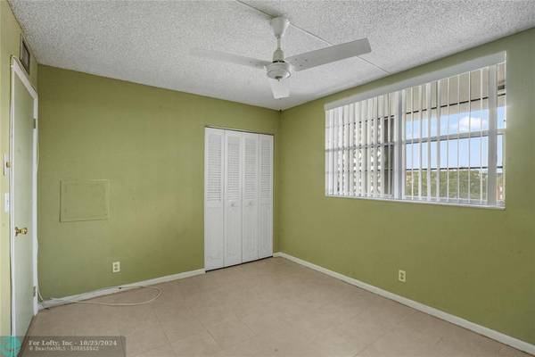 Lauderdale Lakes, FL 33313,2901 NW 46th Ave  #409