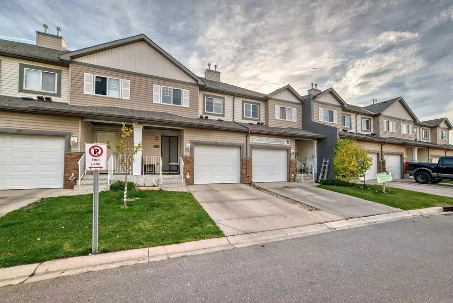 56 Saddletree CT Northeast, Calgary, AB T3J 5L1