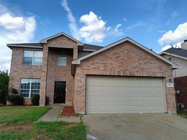 7507 Cresswell Drive,  Arlington,  TX 76001