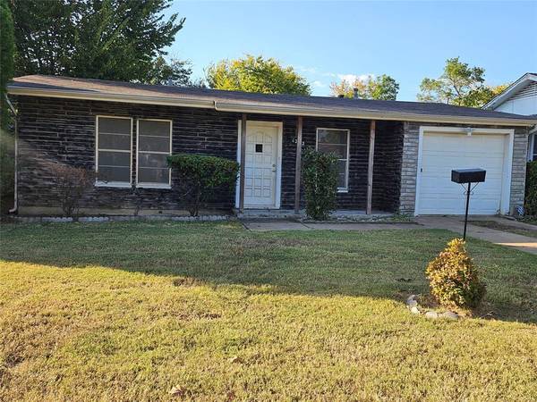 1252 E Mulkey Street, Fort Worth, TX 76104