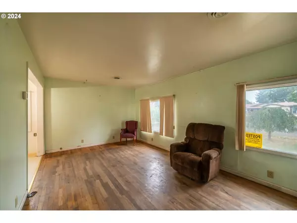 Klamath Falls, OR 97603,3712 BISBEE ST